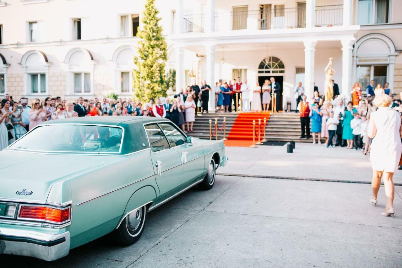 Hotel Ksiaze Poniatowski Lesznowola  Buitenkant foto